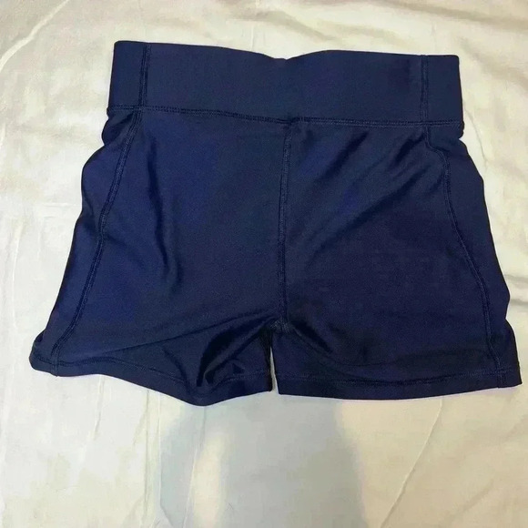 I’m selling Under Armor navy biker shorts new with tags! - Picture 7 of 7